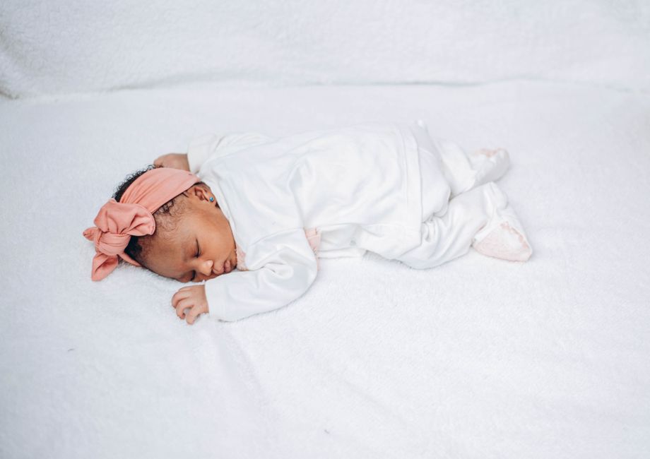 Comment fixer un babyphone au mur sans faire de trou ?